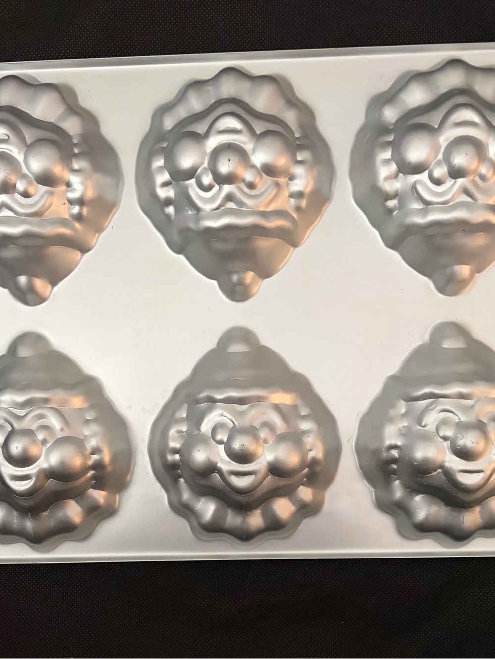 Wilton Silver Clown Face Cake Pan